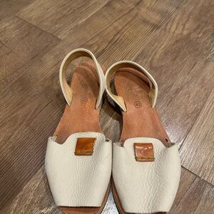 Women's Satorisan Na Xamena Aztex Leather Sandals - white size 40
